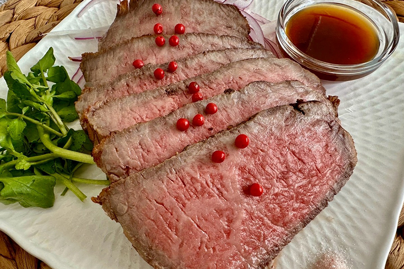 米沢牛 ローストビーフ用塊肉(モモ) 写真4