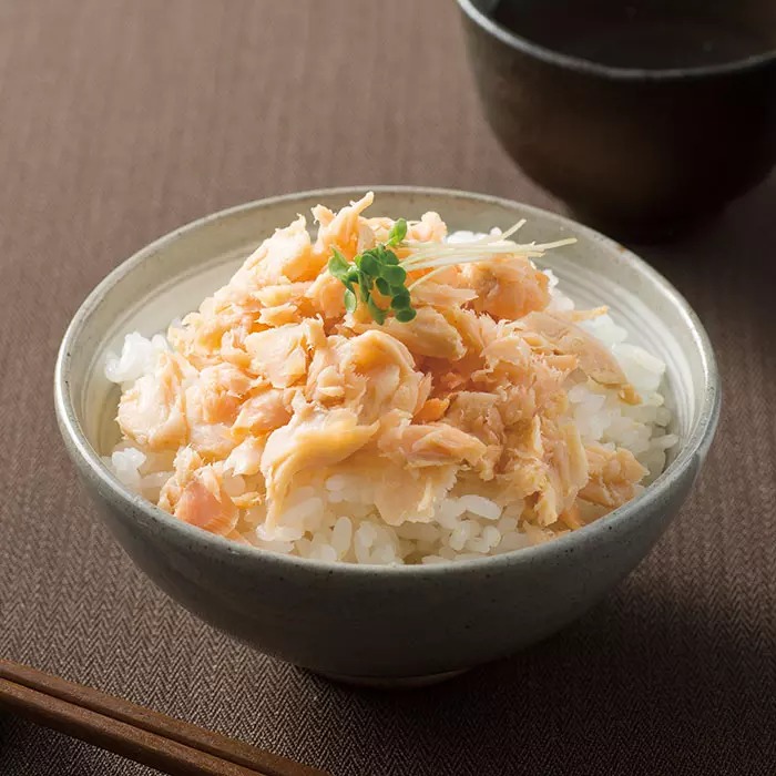 北海道　二年熟成　塩漬け鮭　焼きほぐし　３２０ｇ